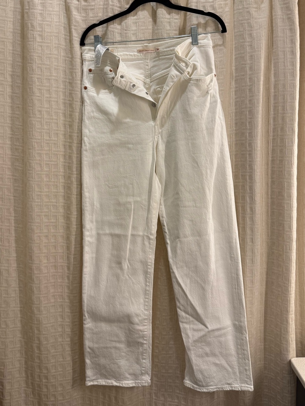 Levi’s Ribcage White Straight-Leg Jeans